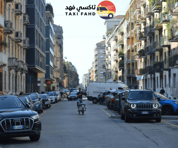 سيارة مع سائق في ايطاليا